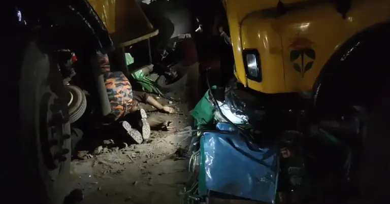 ট্রাক-সিএনজির সংঘর্ষ